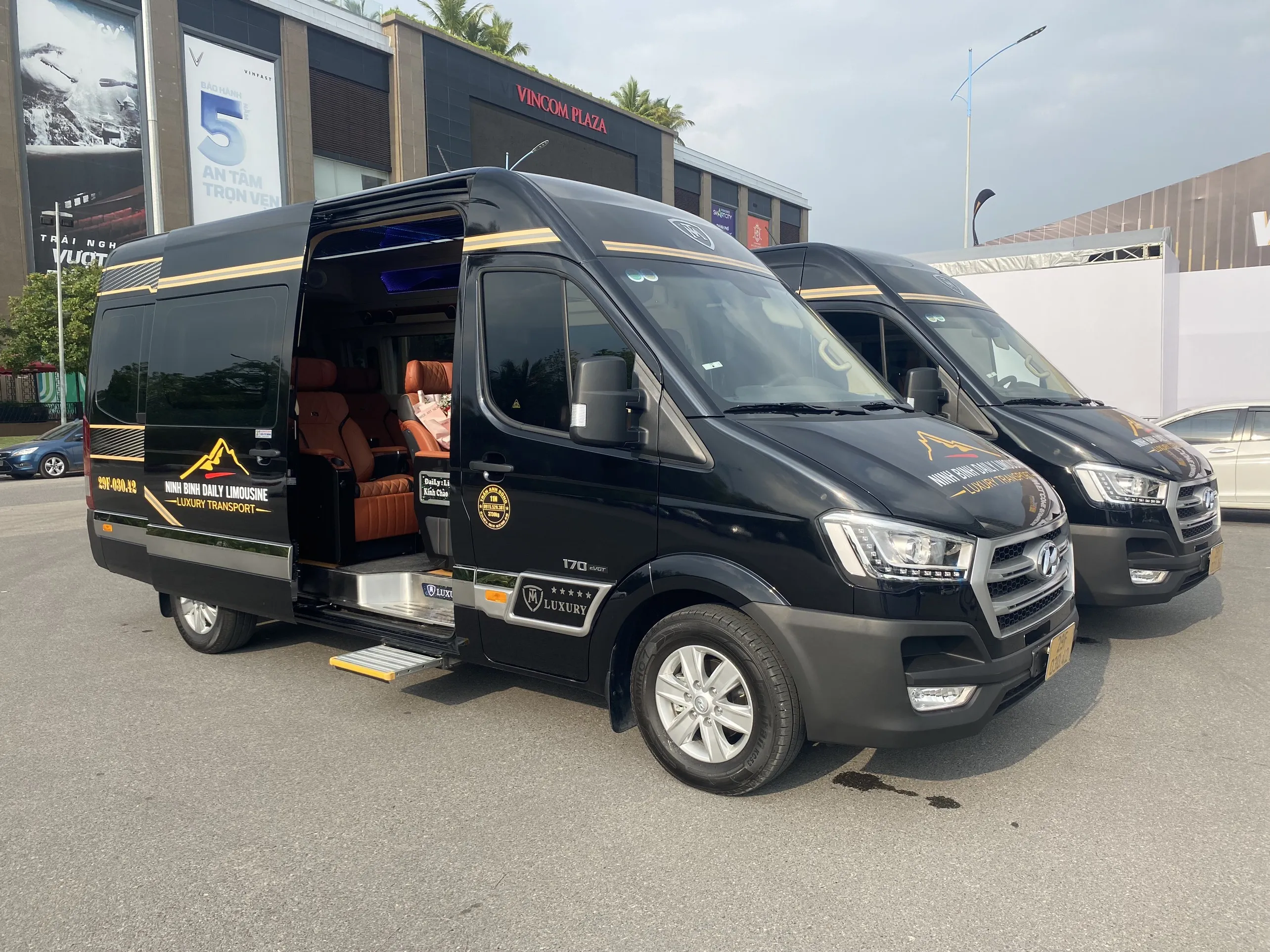 Ninh Binh – Hanoi Limousine Transfer Service
