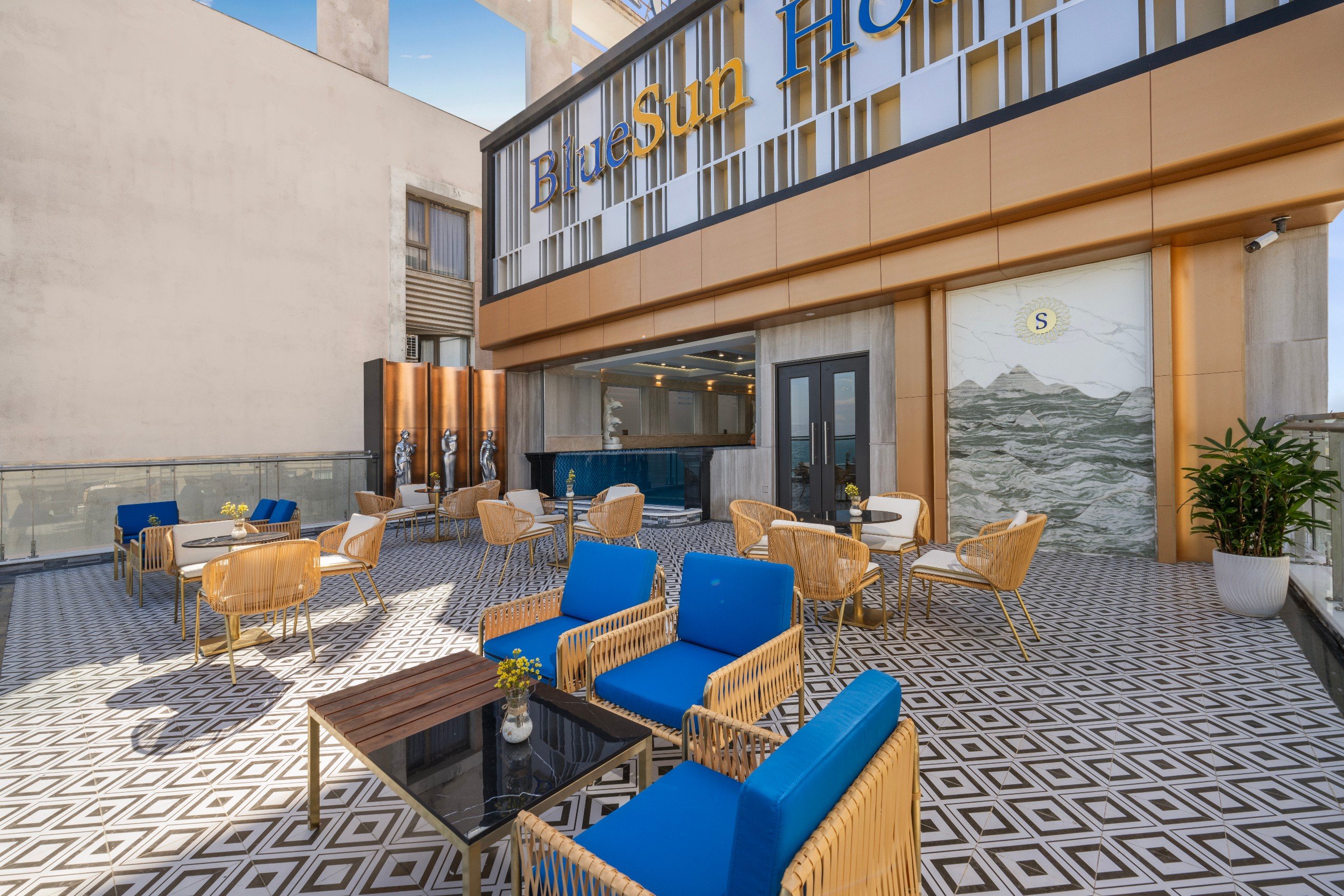 Ваучер на послеполуденный чай в BlueSun Danang Beach Hotel | Da Nang