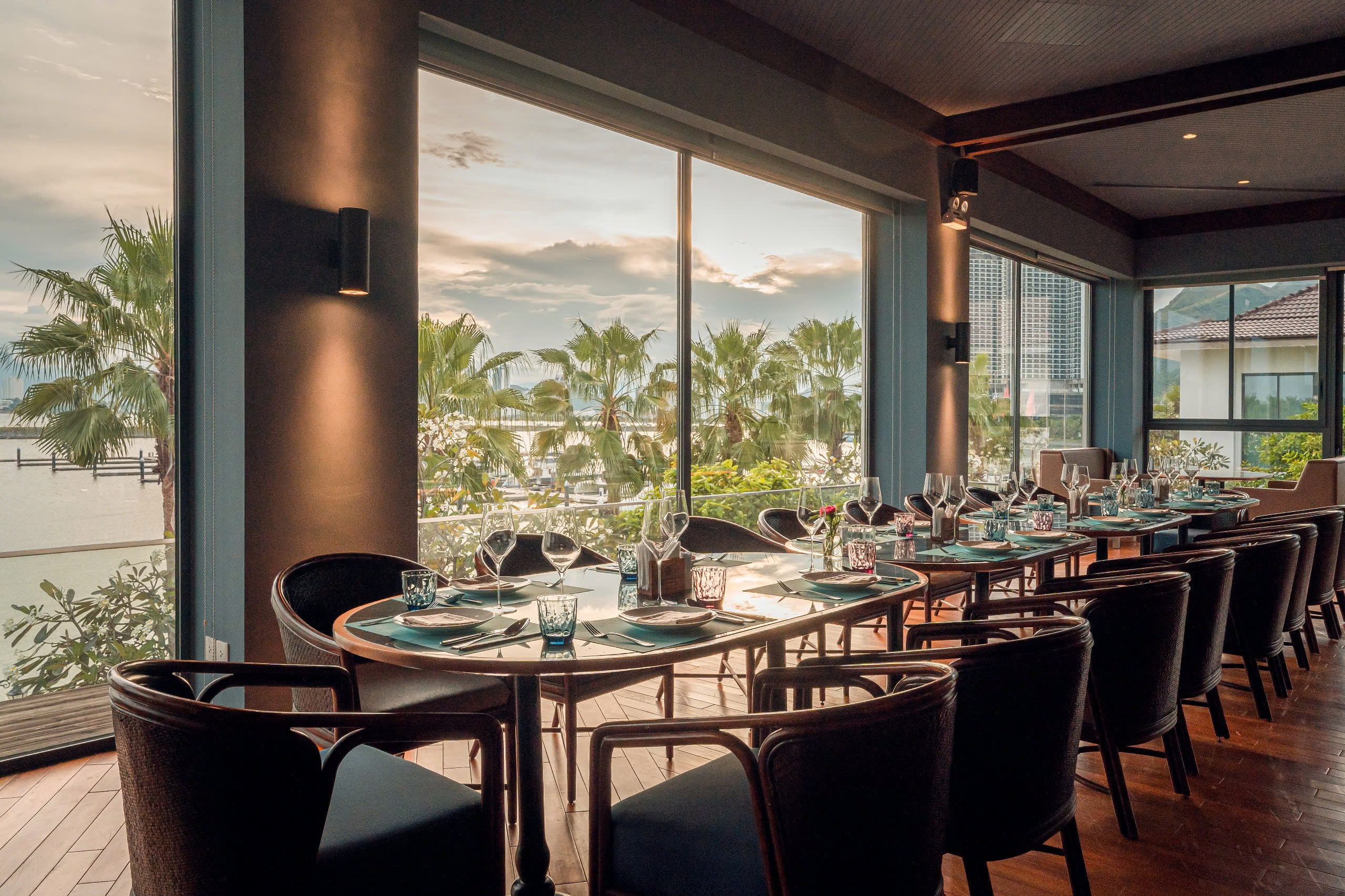 Насладитесь изысканной кухней в All Season Restaurant - Ambassador Club | Nha Trang