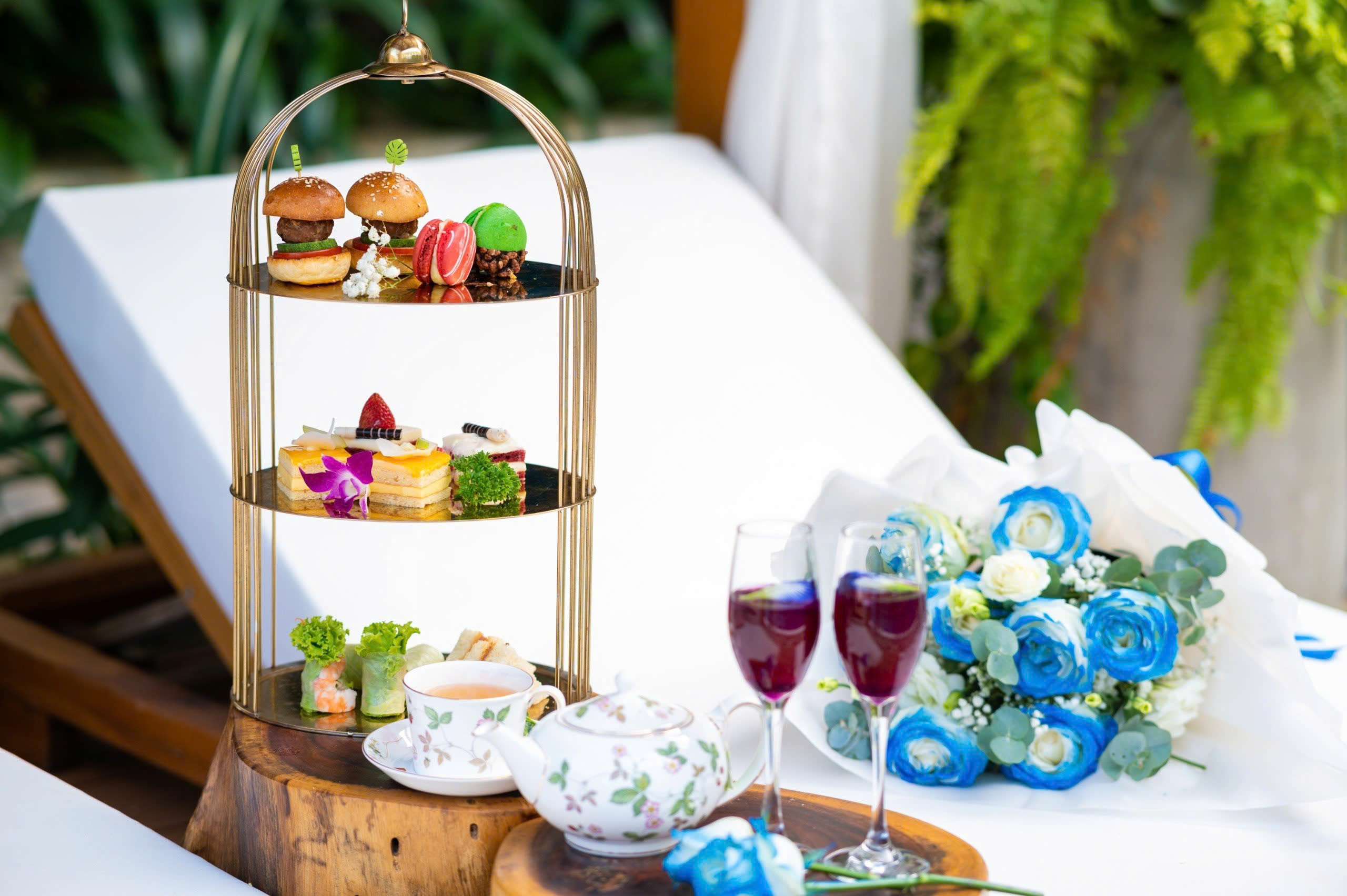 Afternoon Tea Set в Risemount Premier Hotel I Da Nang