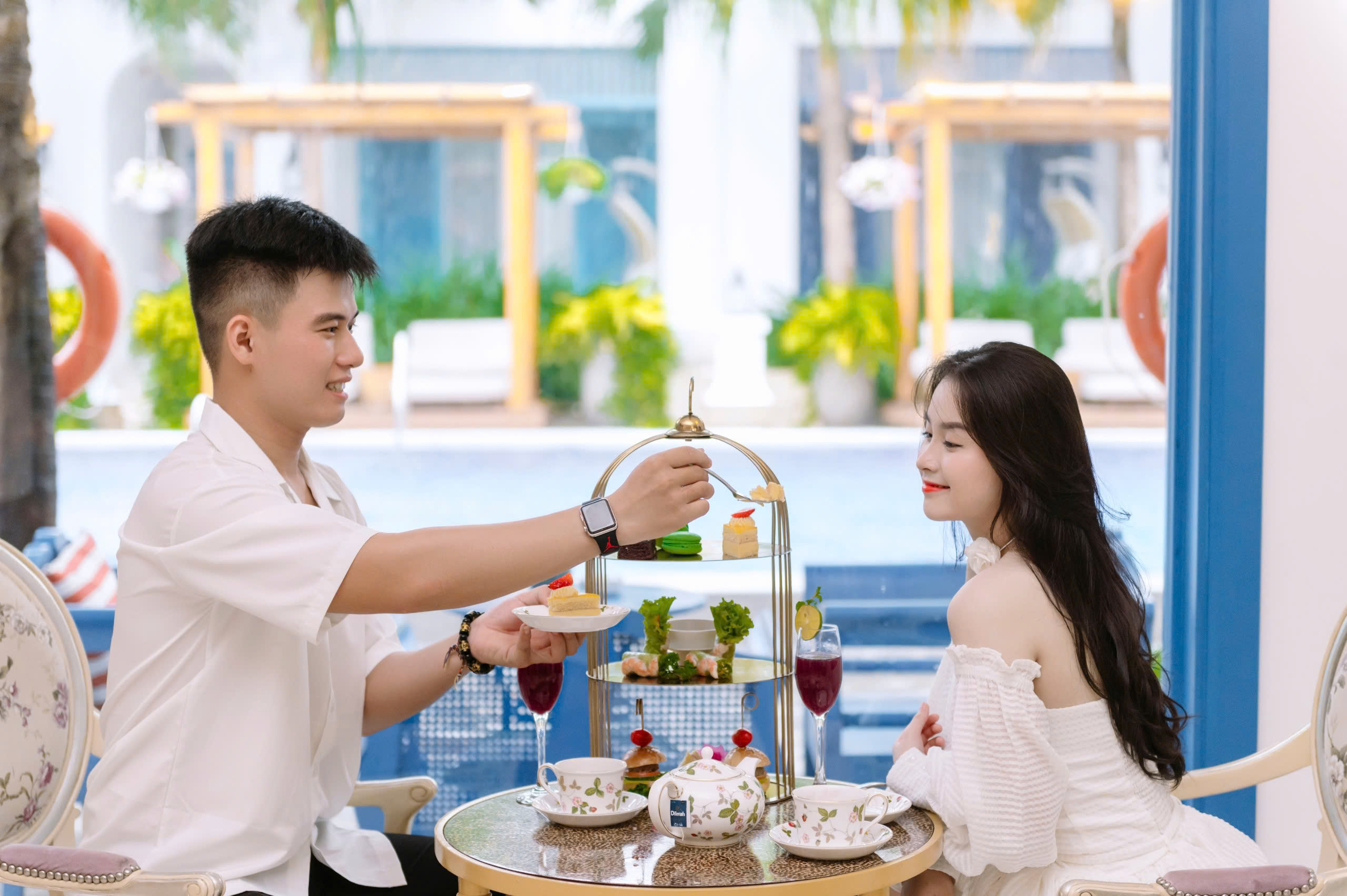 Afternoon Tea Set в Risemount Premier Hotel I Da Nang