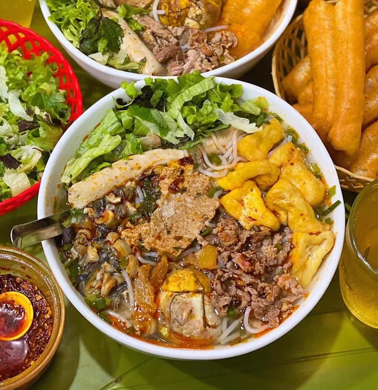 Hanoi crab vermicelli with full of attractive toppings