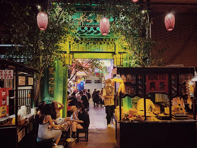 Beer Alley: Lost In Hong Kong with its characteristic classic beauty