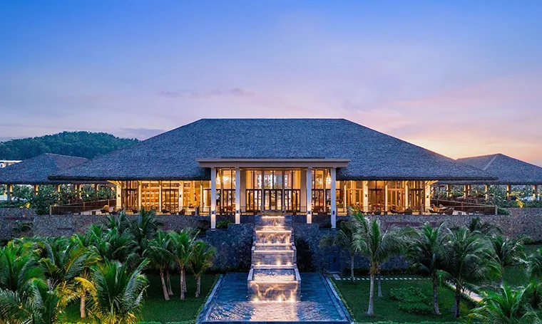 The architecture boldly represents the beauty of the traditional Vietnamese seaside village of New World Phu Quoc Resort