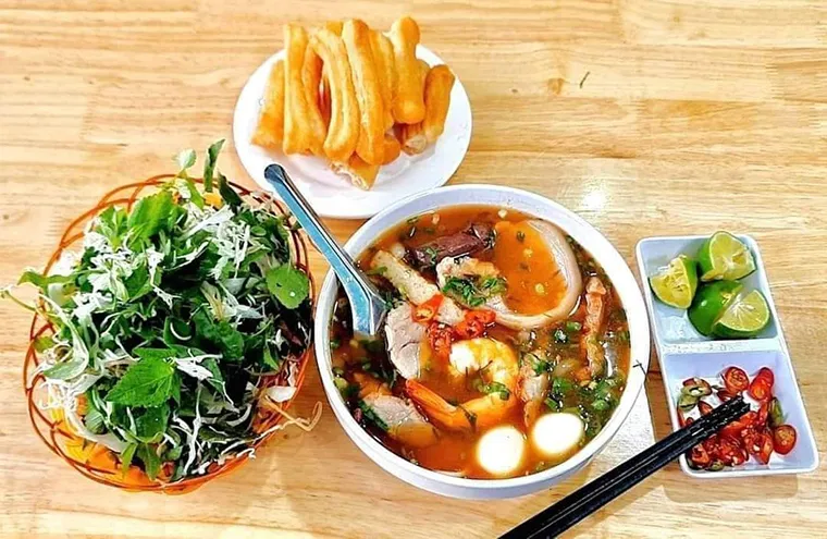 Traditional noodle soup contributes to the quintessence of Vietnamese cuisine