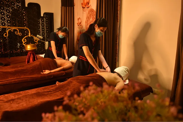 Estheva Spa has a team of professional and friendly staff, helping customers dispel fatigue after a long day.