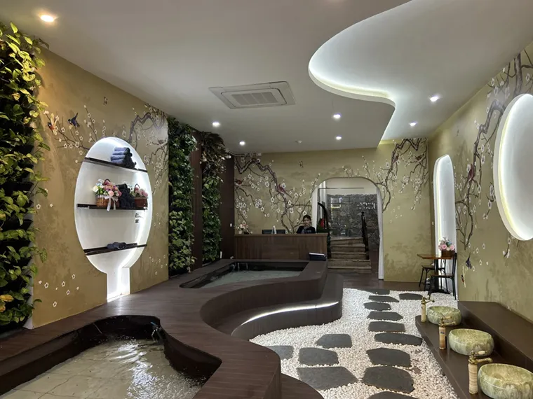 Coming to L'essence Spa, you will be absolutely relaxed with skilled hands from a team of professional technicians