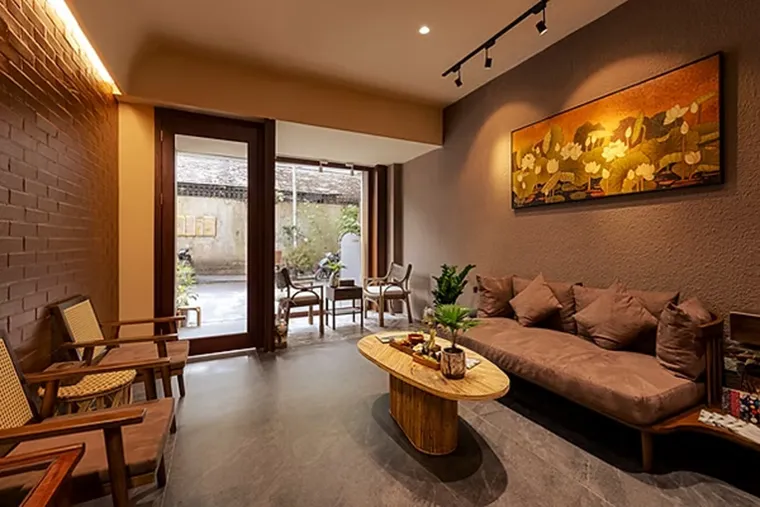 La Flora Spa possesses a cozy and elegant space, providing a wonderful relaxation experience