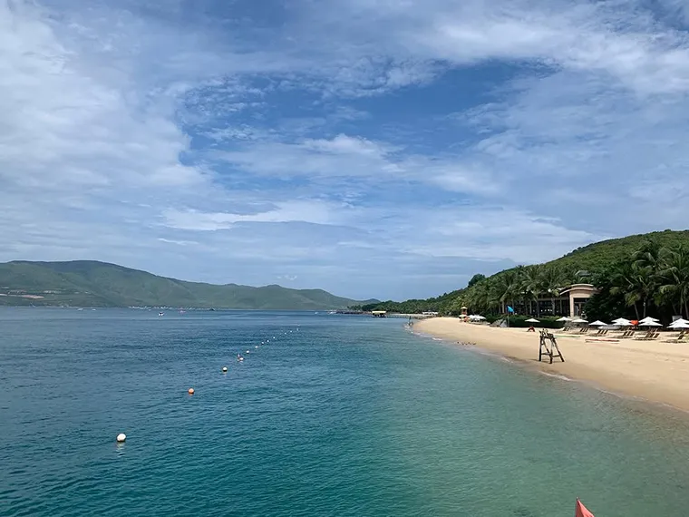 The beauty of the clear blue water at Hon Tam