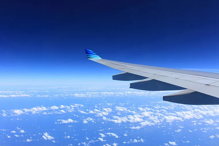 Traveling by plane is the optimal way to help you save time