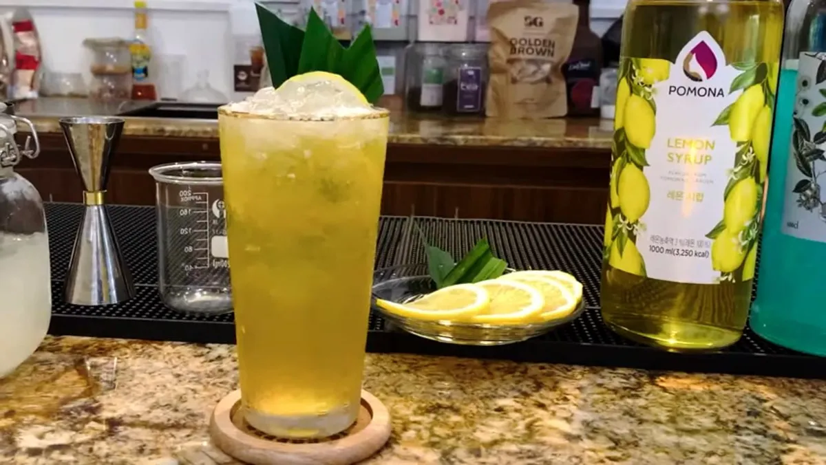  Hanoi’s Signature Lemon Tea
