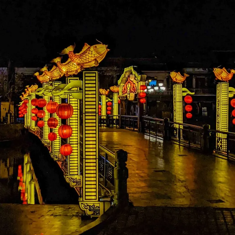 Hoi An - a famous ancient city is only about 30km from Da Nang city. 