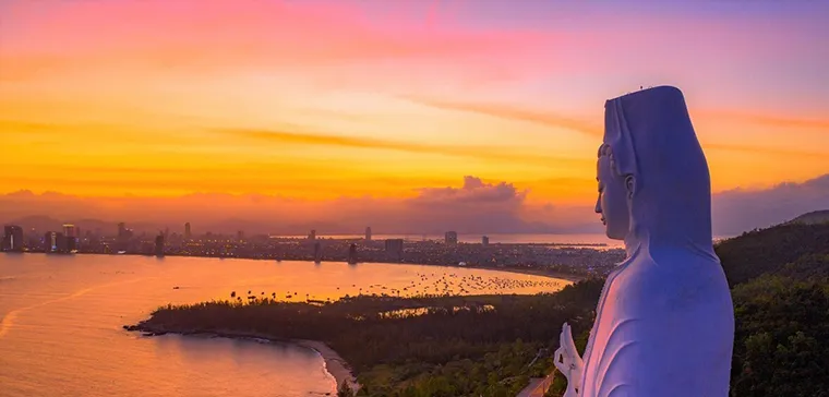Linh Ung Pagoda - Son Tra Peninsula, where visitors can admire the tallest Buddha statue in Vietnam