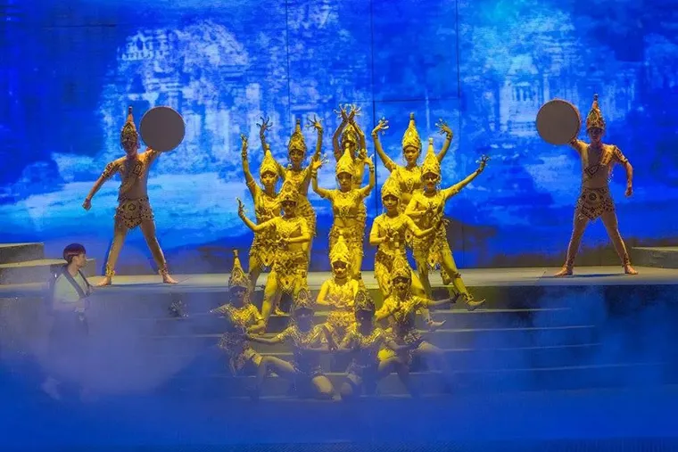 You can fully admire the beauty of Da Nang at night and immerse yourself in the Champa cultural space with Joytime's tour.