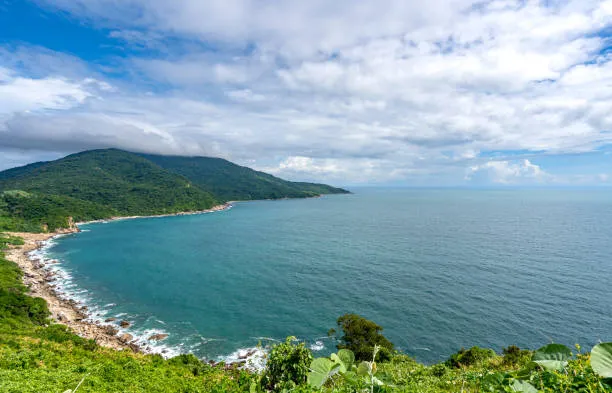 Dry season (March-September) is the best time to visit Son Tra Peninsula.