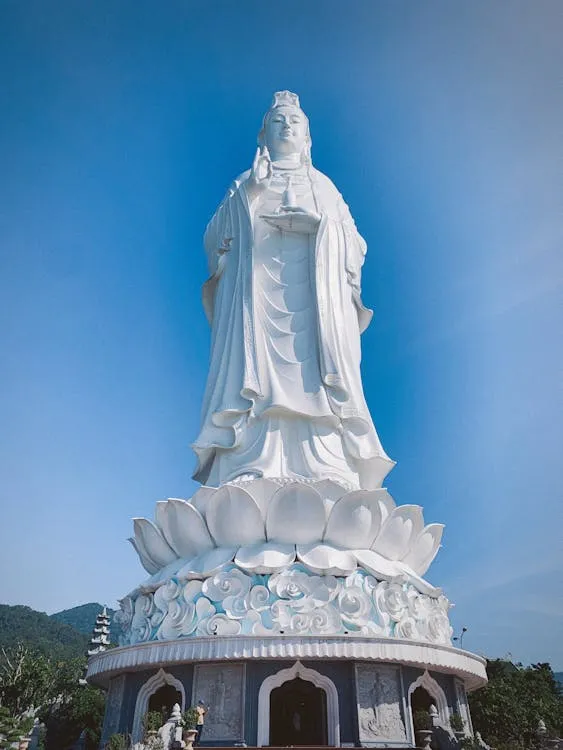 The Goddess of Mercy statue at Linh Ung Pagoda in Da Nang was once the tallest Buddha statue in Vietnam, with a height of 67 meters.