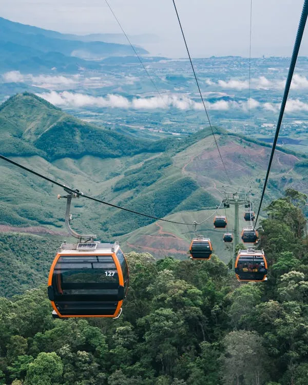Ba Na Hills' cable car is the unique cable car globally that has been awarded four Guinness World Records.