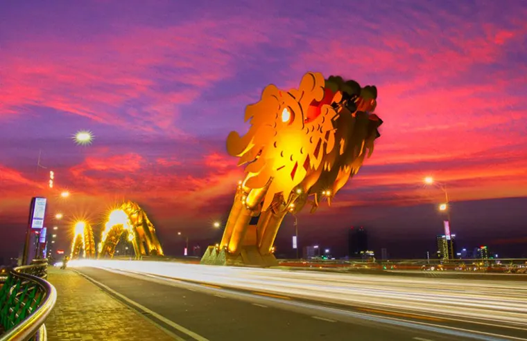 Dragon Bridge is a famous symbol in Da Nang city.