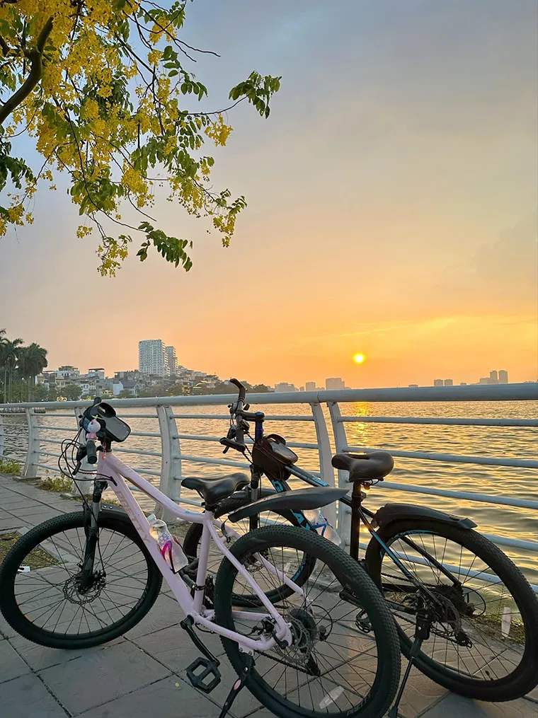 Strolling West Lake is an experience not to be missed when coming to Hanoi.