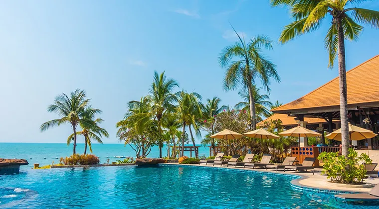 Nên ghé thăm các resort ở Đà Nẵng vào khoảng cuối tháng 2 - tháng 4 hoặc cuối tháng 8 - đầu tháng tháng 9