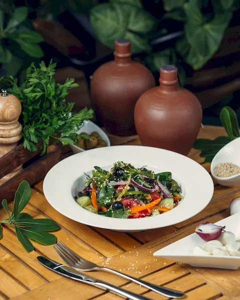 The flavors of the dishes at Hanh Nguyen Restaurant are highly rated