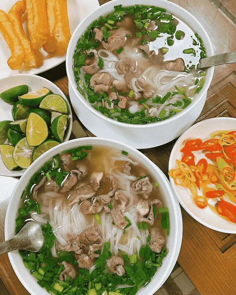 You can experience Saigon street food with a Joytime tour. - Photo Source: Joytime