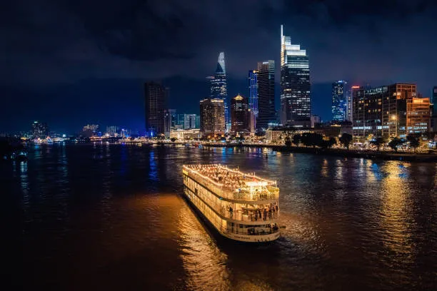 A cruise on the Saigon River at night is a romantic experience that visitors can try. - Photo Source: iStock