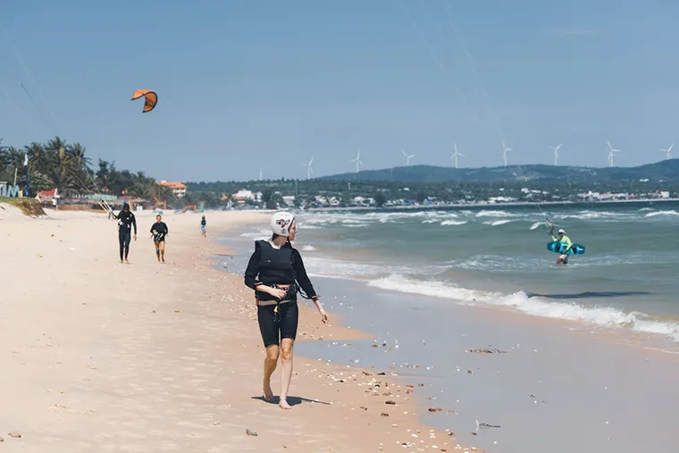 Depending on personal preferences and needs, choose the appropriate means of transport to Mui Ne