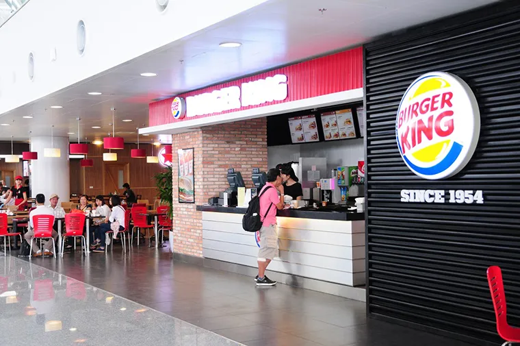 The fast-food area is convenient and fast at Terminal T2