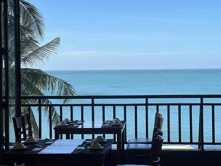 Enjoy the entire vast sea view at Xin Chao restaurant