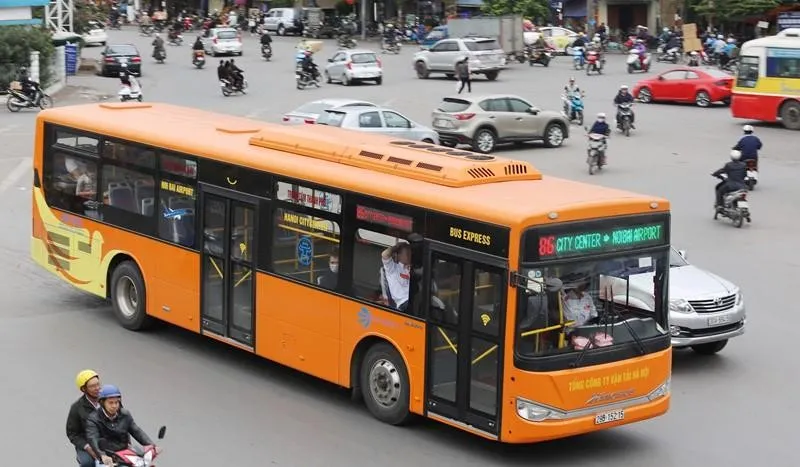 Bus 86, for instance, services prominent locations, facilitating easy access to Hanoi's main attractions - Photo Source: Website tienphong.vn