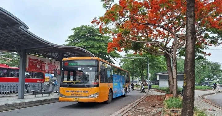To enhance your bus experience, have small change ready for fares - Photo Source: Fanpage Bus Express 86 - Tuyến xe buýt chất lượng cao 86