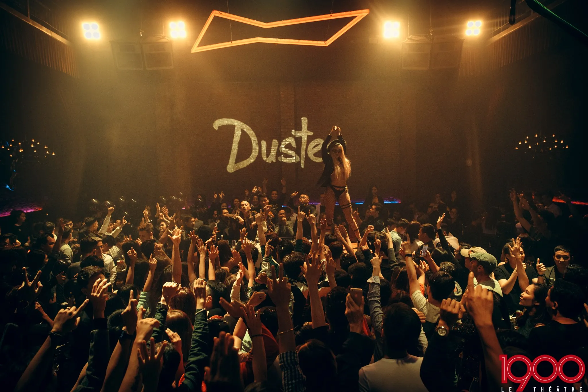 Check out 1900 Le Theatre, Ta Hien Corner Bar, and Funky B. Bar for a fun night out - Photo Source: Fanpage 1900