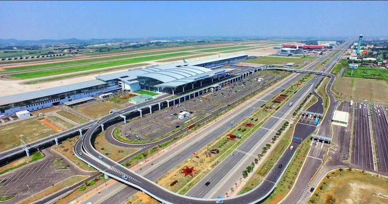 Noi Bai Airport is planning to expand Terminal 2 and upgrade runways to meet future travel demands - Photo Source: Website hanoitimes.vn
