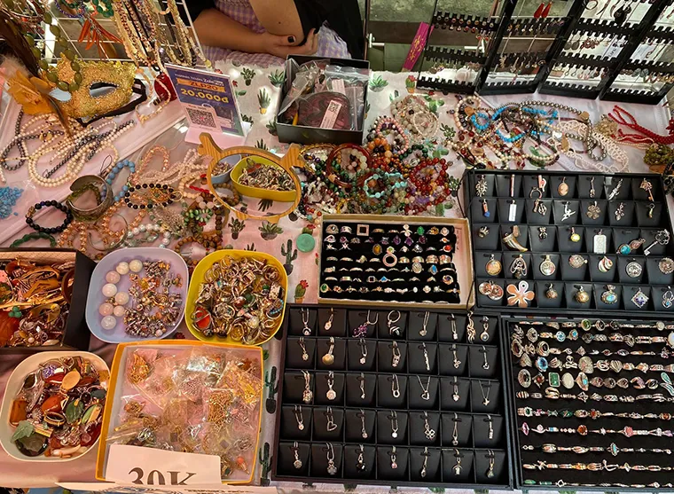 Affordable clothing is the top choice when visiting Nha Xanh Market