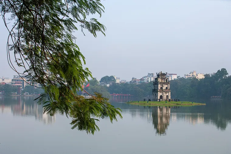  Hoan Kiem Lake