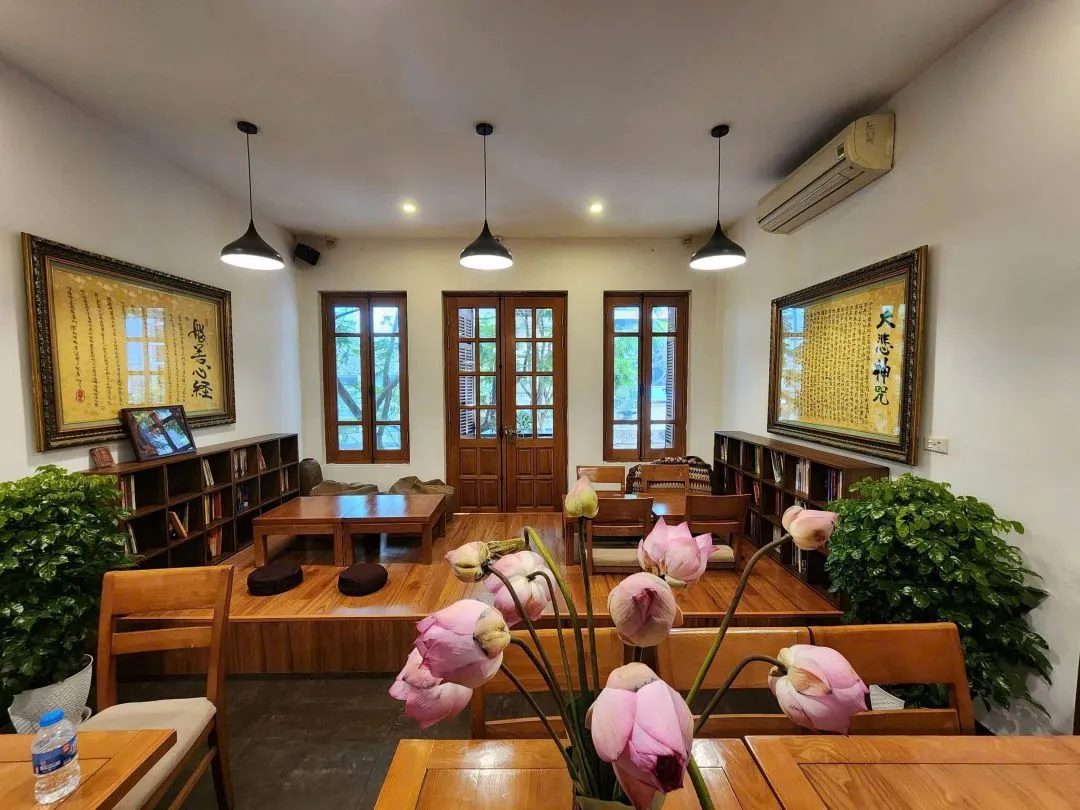 Spacious, peaceful venue ideal for gatherings - Photo Source: Nhà Hàng Chay Aummee - Aummee Vegetarian Restaurant