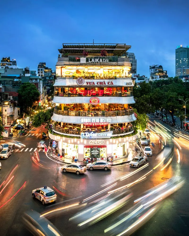 Step through the gate into Hanoi’s lively Old Quarter, a maze of ancient streets, traditional shops, and vibrant markets - Photo Source: Fanpage Welcome to Vietnam