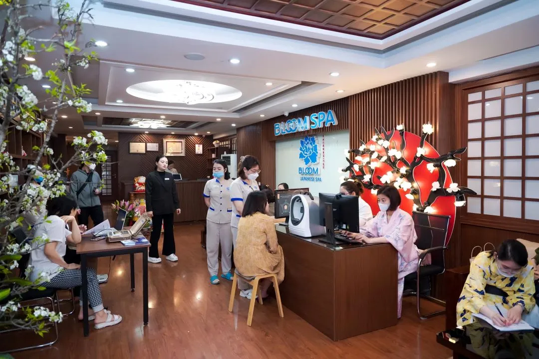 Brings Japanese beauty expertise to Hanoi with premium skincare products and a serene ambiance - Photo Source: Fanpage Bloom Spa - Hệ Thống Spa Chuẩn Nhật
