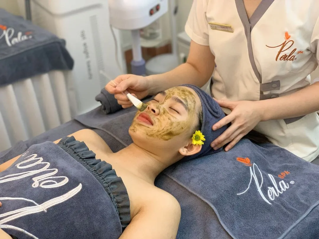 Combines skincare with holistic healing techniques, using premium Korean products for facials, hair, and body treatments - Photo Source: Perla Spa - Hà Nội