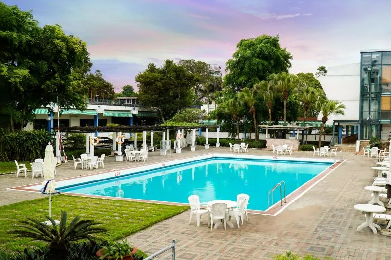 Stay in luxury hotels, boutique accommodations, or cozy homestays for a relaxing visit - Photo Source: Fanpage Khách Sạn Thắng Lợi