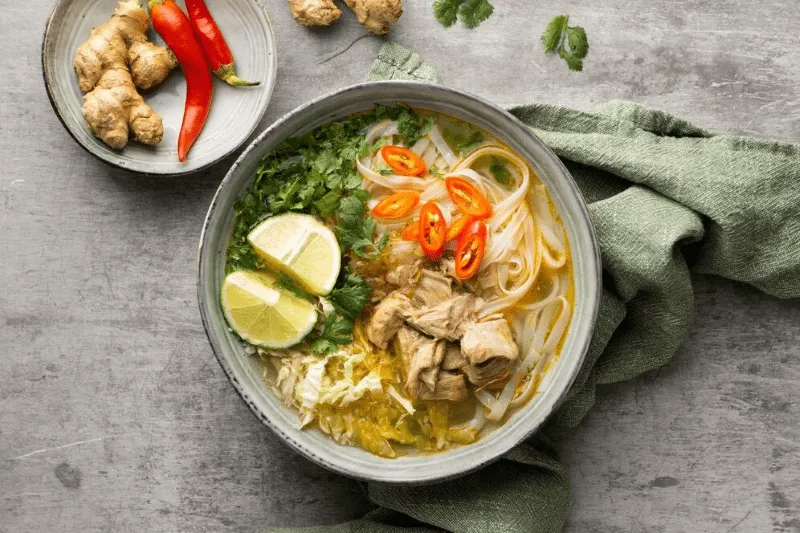 Hanoi's breakfast culture cannot be without chicken pho. - Photo Source: Freepik