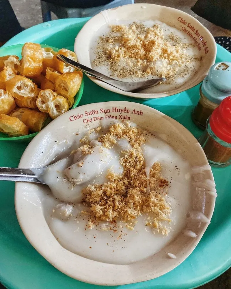 Huyen Anh pork rib congee is delicious, but the shop only sells in the late afternoon and evening. - Photo Source: Facebook Địa Chỉ Ăn Vặt Hà Nội