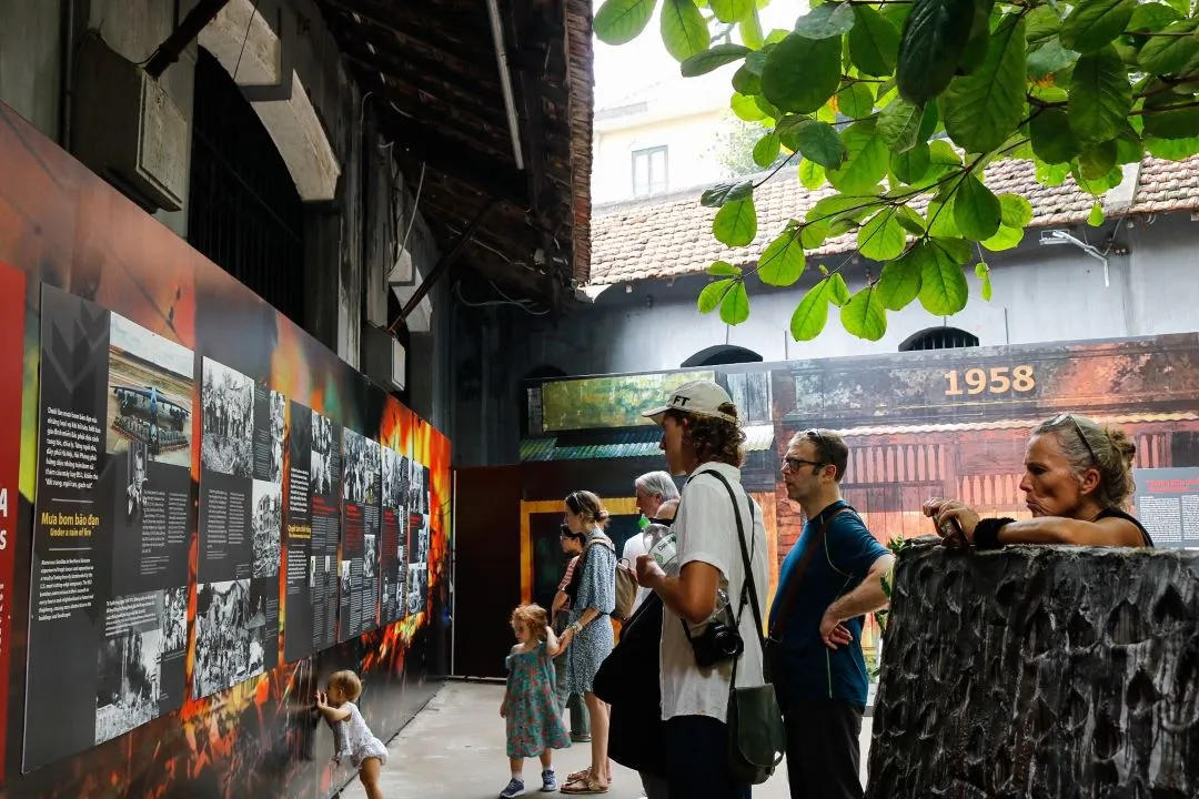Hoa Lo Prison is a historical relic that testifies to the indomitable will and unyielding spirit of our nation - Image source: Lao Dong Newspaper