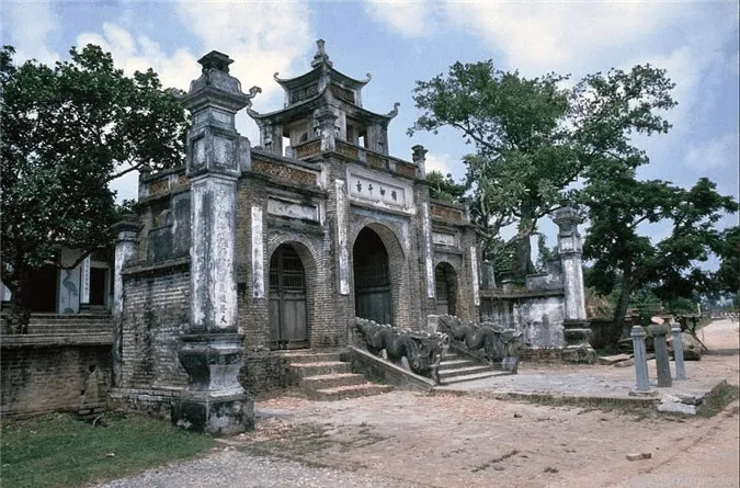 Unique ancient citadel architecture at Co Loa Citadel - Image source: Vietnam Business Magazine