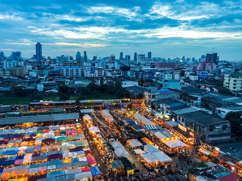 Helio Night Market is a famous night market in Da Nang.