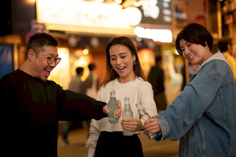 When in Da Nang, you can visit the night market or pedestrian streets in the evening to relax and experience the local atmosphere.