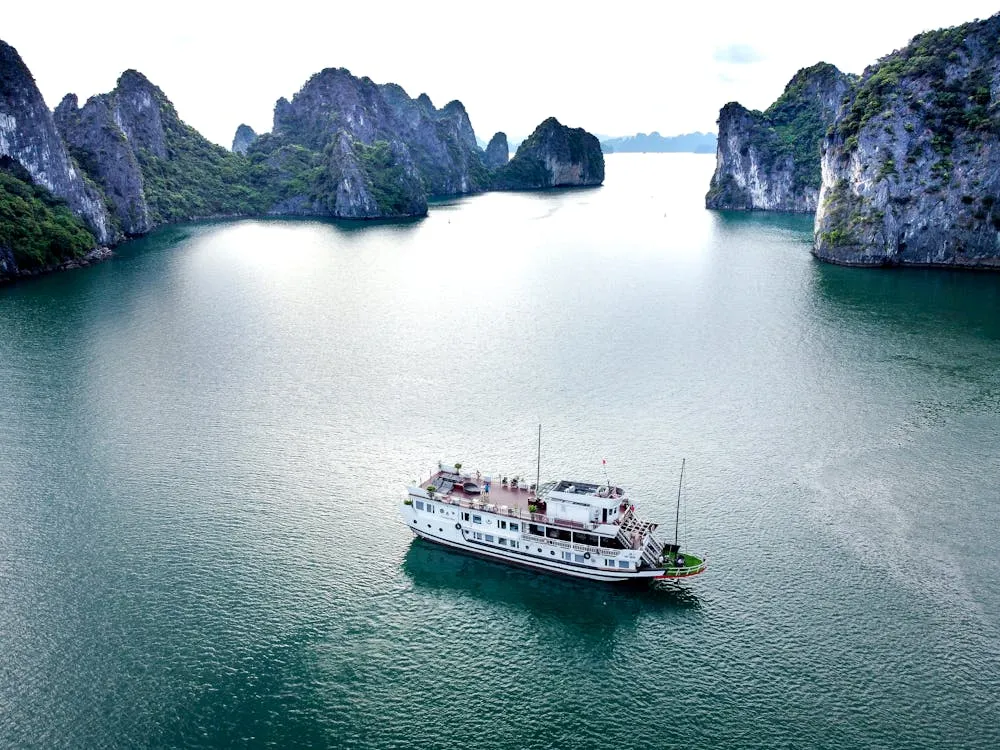 Opting for an overnight cruise provides a deeper immersion into Halong Bay. - Photo source: Pexels
