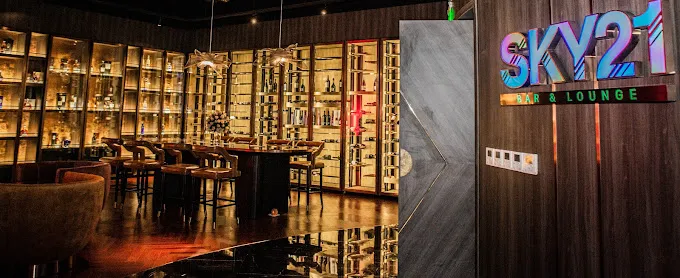 Sky21 Bar & Lounge provides a stunning setting for enjoying expertly crafted cocktails and breathtaking views of Ha Long Bay. - Photo source: Google Maps Sky21 Bar & Lounge