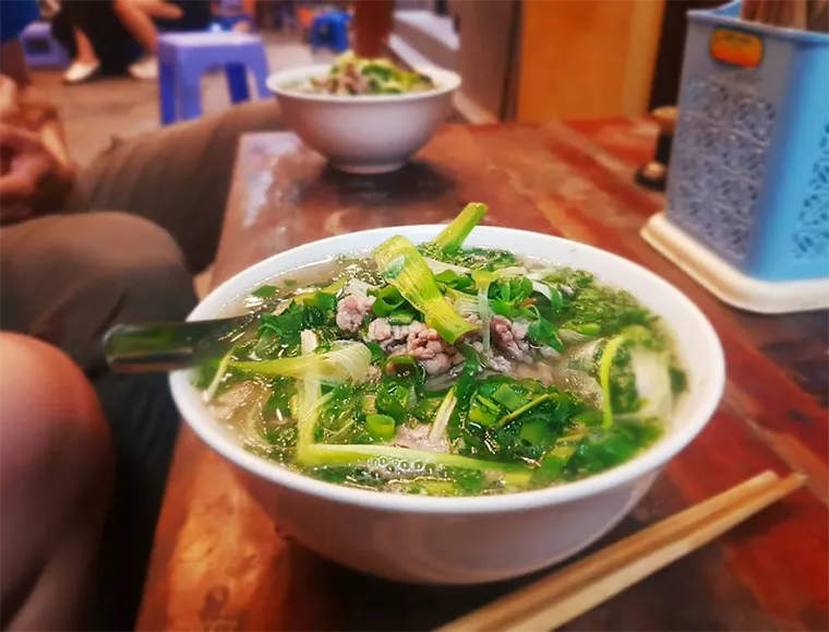 Pho Bat Dan has a light and sweet flavor, without the use of MSG for seasoning.